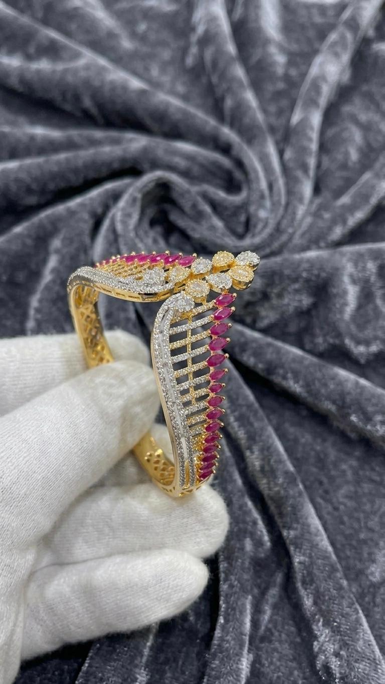 The Aura V-Contour Gemstone Bracelet