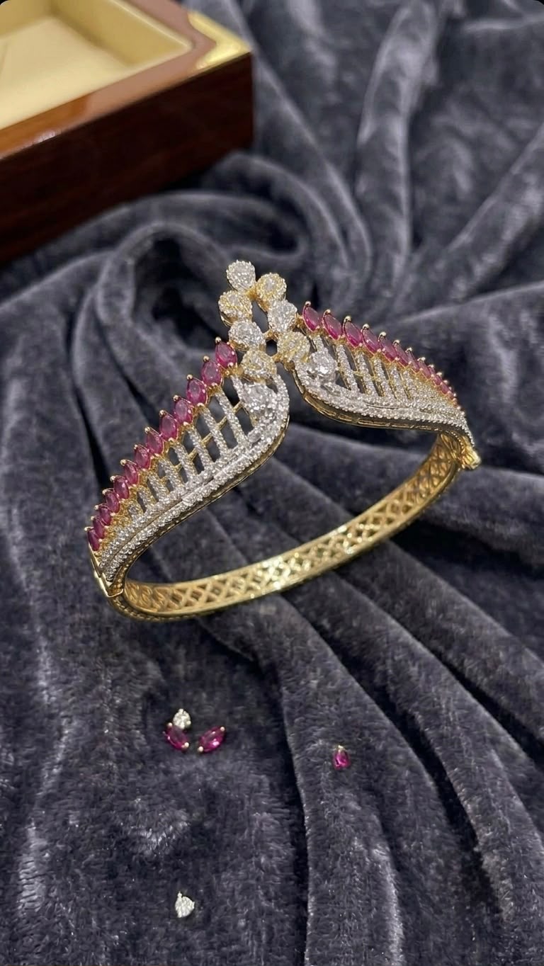 The Aura V-Contour Gemstone Bracelet