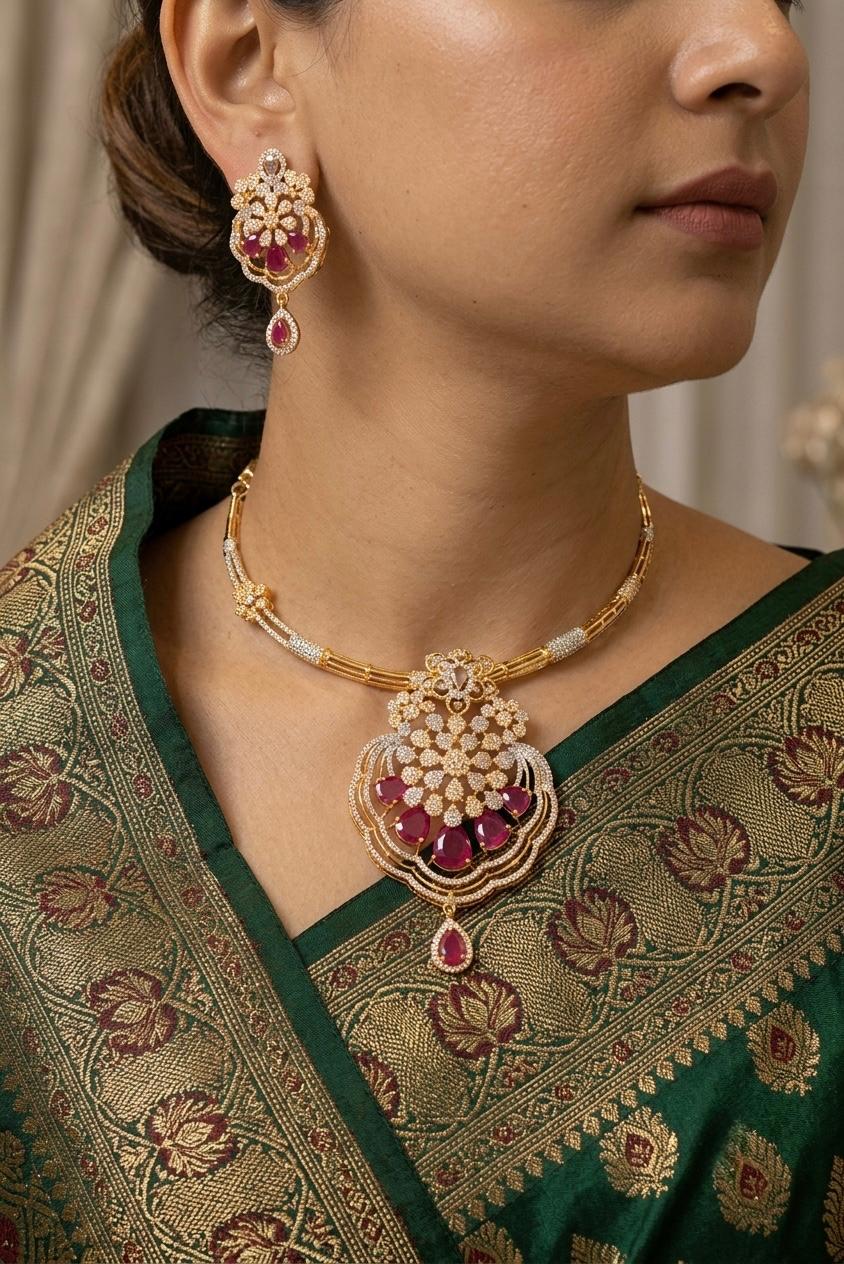 The Noor-Jahan Hasli: Contoured Gold Torc with Scalloped Pavé Medallion Suite