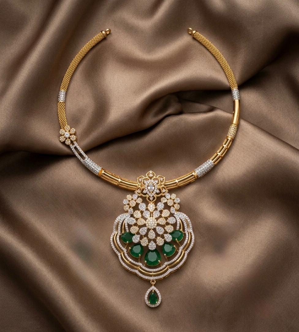 The Noor-Jahan Hasli: Contoured Gold Torc with Scalloped Pavé Medallion Suite
